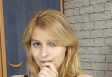 Cielle Lesage Has The Greatest Set Of Tits And She Shows Them Off In VR