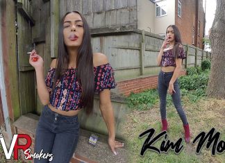 Kim Model Dark Jeans