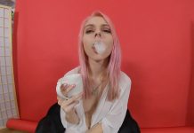Chloe Toy – Vaping