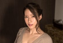 A Corrupt Oil Massage Therapist Is Hitting Me