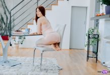 Pussy Pleasing After Breakfast