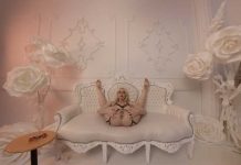 Artistic Buttplug Show – Anna Delos