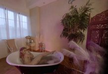 Join Me For a Relaxing Bath