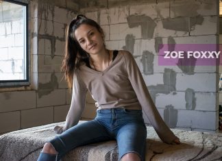 Quick Fucking in an Abandoned Building