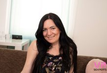 Hot Milf Gets Her Pussy Fingered