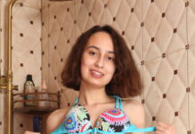 Regina Moonshine shows off her tall thin figure and pretty pussy in VR