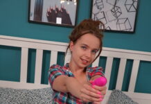 Russian model Luna Haze comes to get naked and show us her sex toy