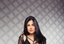 Sara our Ukrainian model spreads her hot pussy in VR for you