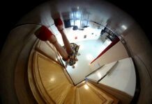 Giantess Eats you for a Snack