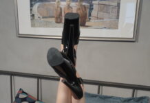 Russian newcomer Nicole takes off her clothes to show us her lovely figure