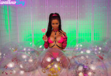 Kira’s Sweet Love Lollipop