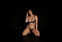 Taylee Wood – Noir