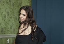 New Russian model Sireno Milana spreads her legs for us today in VR