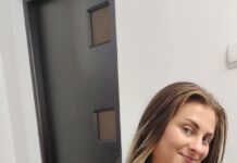 Office Girl Makes Waiting Exciting