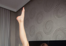 Julia Rain comes to play in VR and brings her sexy hot body