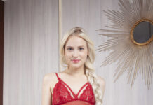 Miss Nikki Hill from the Ukraine wants to masturbate for you in VR