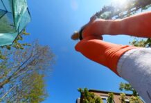 Giantess Maria zertritt ein ganzes Dorf