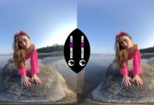 Gabby Bella Masturbates With 4Fingers On The Beach