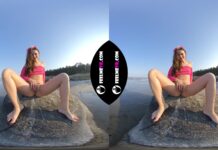 Gabby Bella Masturbates With 4Fingers On The Beach