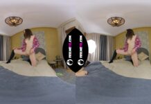 Virtual Reality Backstage Sexy Phoneixa Poses Naked in Photosession