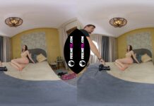 Virtual Reality Backstage Sexy Phoneixa Poses Naked in Photosession