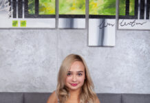 Aimee Rox pulls her shorts of to reveal her pink shaved pussy in VR