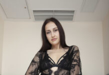 Jessika Night is sexy hot and naked for us in VR today