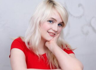 Coroline Prettyface Chubby Teenager Naked in Casting