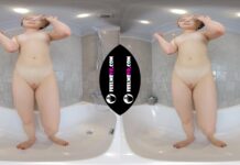 Phoneixa Fisting With Man Hand And Masturbates VR180