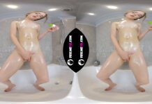 Phoneixa Fisting With Man Hand And Masturbates VR180