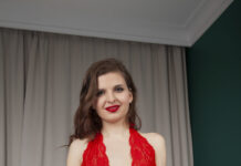 Zlata N is a sexy thin babe from The Ukraine who strips for us in VR