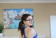 Sexy Teen Leana Sneaks Over To Bang Her Neighbor