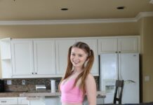 4 Ft 11 Mazy Will Convince You With Her Tiny Pussy