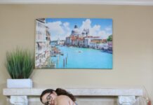 Sexy Teen Leana Sneaks Over To Bang Her Neighbor