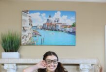 Sexy Teen Leana Sneaks Over To Bang Her Neighbor