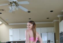 4 Ft 11 Mazy Will Convince You With Her Tiny Pussy