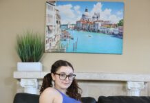 Sexy Teen Leana Sneaks Over To Bang Her Neighbor