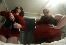 Dominatrix Tiny Client Giantess