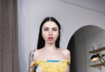 Baby Chocolate is back showing off her long legs and pretty pussy