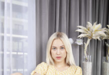 Ukrainian blonde model Miss Nikki Hill fingers her pussy for us in VR