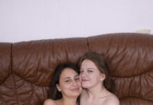 Russian lesbians Miss Vieta Angel and Regina Moonshine fucking in VR