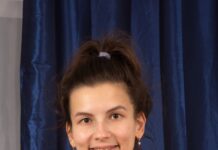 Tais Mersedes Shakes Her Boobs Sucking A Hard Dick