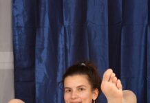 Tais Mersedes Shakes Her Boobs Sucking A Hard Dick