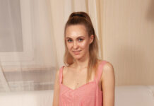 Mencia Francis pulls her dress off in VR and shows us her lovely ass