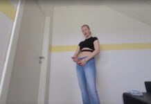 Dominantes Fukanati Girl spritzt Dir in die Fresse