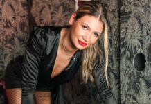 House Special Hole – Ava Shinezz