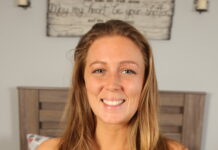 Febby Twigs brings her big purple dildo to the strip show today in VR