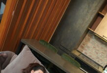 Russian Sonya Blake meets newest model Miss Anna Seal and licks her pussy