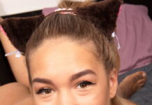 Hazel Grace shows off her perfect tits and lovely sweet pussy in VR