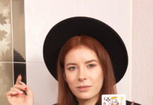 Russian Redhead Luna Rishi is here to suck and fuck in VR